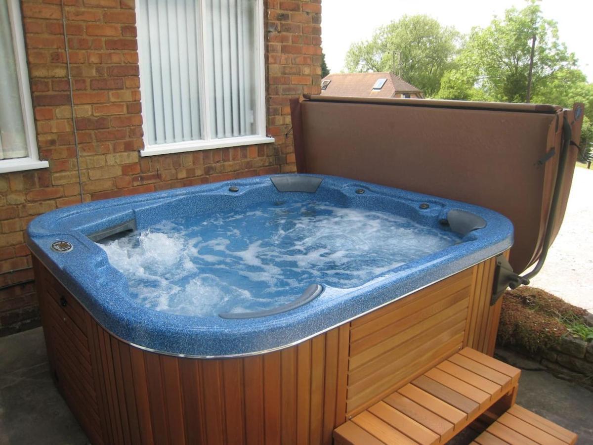 Arden Hill Farmhouse - Hot Tub, Snooker Table, Sleeps 16 Stratford-upon-Avon Luaran gambar