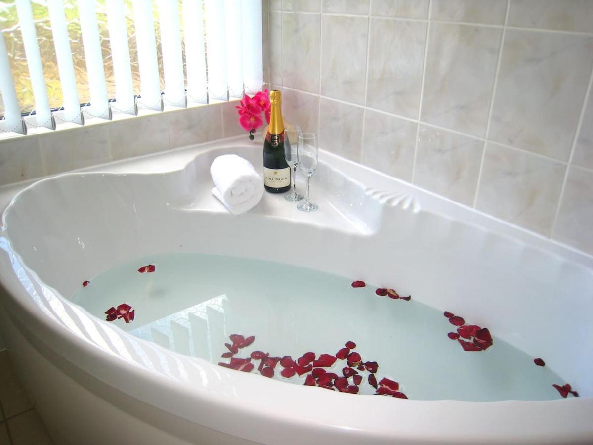 Arden Hill Farmhouse - Hot Tub, Snooker Table, Sleeps 16 Stratford-upon-Avon Luaran gambar